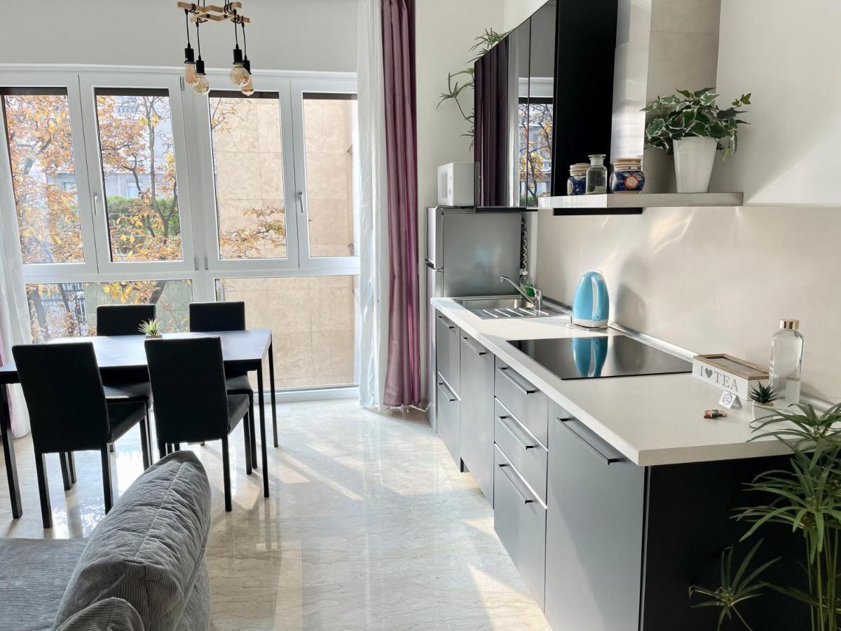The White House, Modern Apartment In Center Milano Exteriör bild
