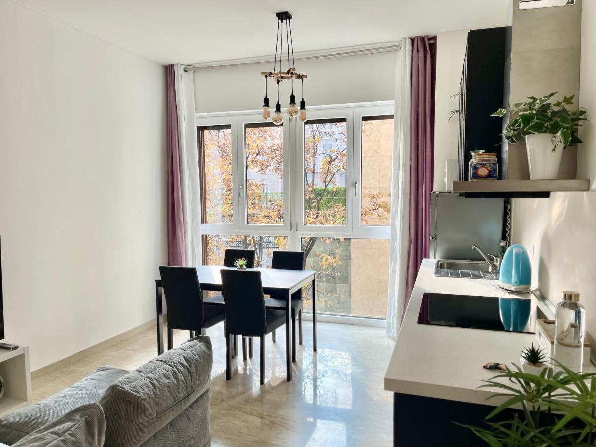 The White House, Modern Apartment In Center Milano Exteriör bild